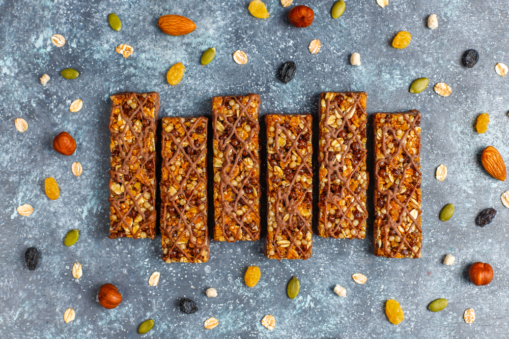 Healthy delicios granola bars with chocolate